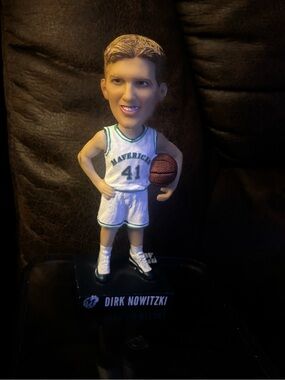 Dirk Nowitzki Mavericks #41 Bobblehead - White/Green Jersey